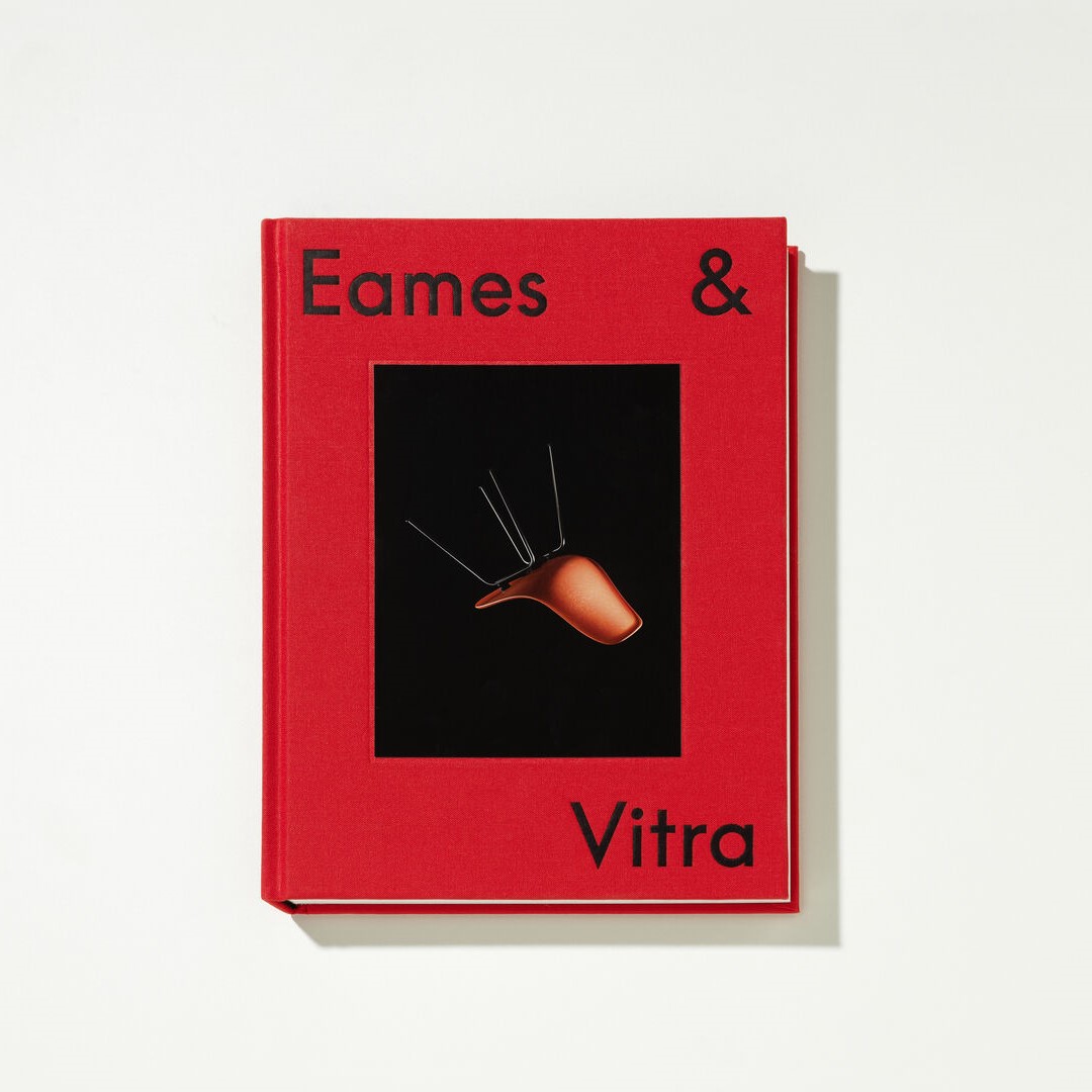 https://bo.alinhadavizinha.com/FileUploads/produtos/acessorios/casa/200_537_02_eames-vitra_ingles_01.jpg