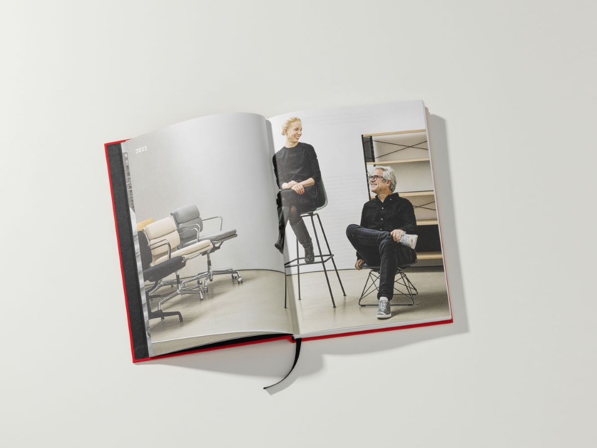 https://bo.alinhadavizinha.com/FileUploads/produtos/acessorios/casa/200_537_02_eames-vitra_ingles_03.jpg