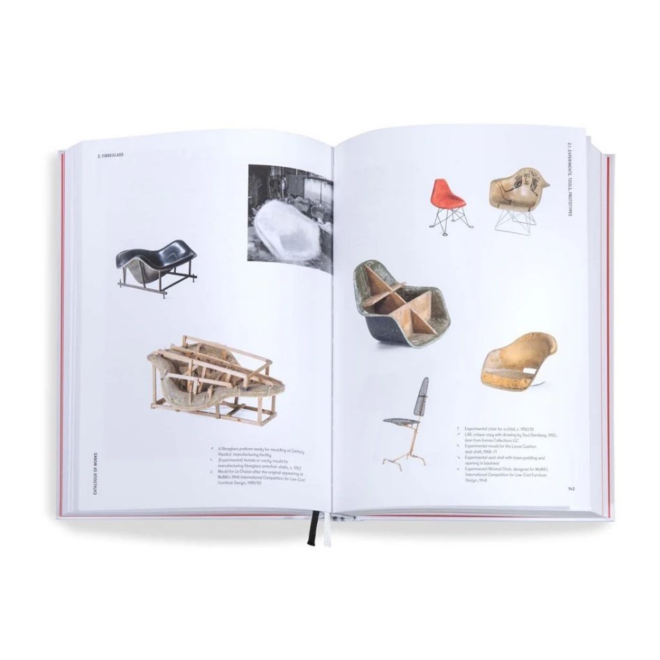 https://bo.alinhadavizinha.com/FileUploads/produtos/acessorios/casa/200_813_02_eames-furniture-sourcebook_ingles_3.jpg
