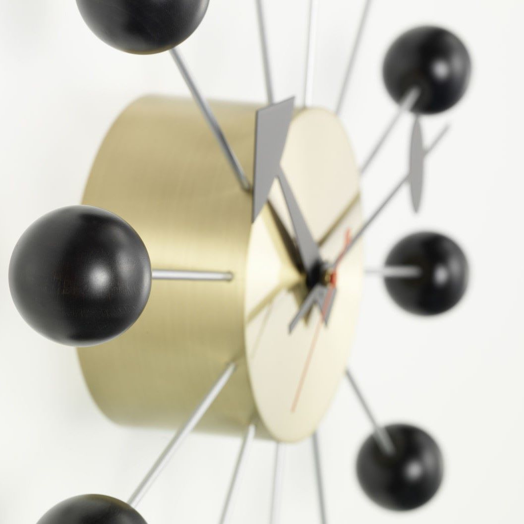 https://bo.alinhadavizinha.com/FileUploads/produtos/acessorios/casa/201_250_06_ball-clock_preto_2.jpg