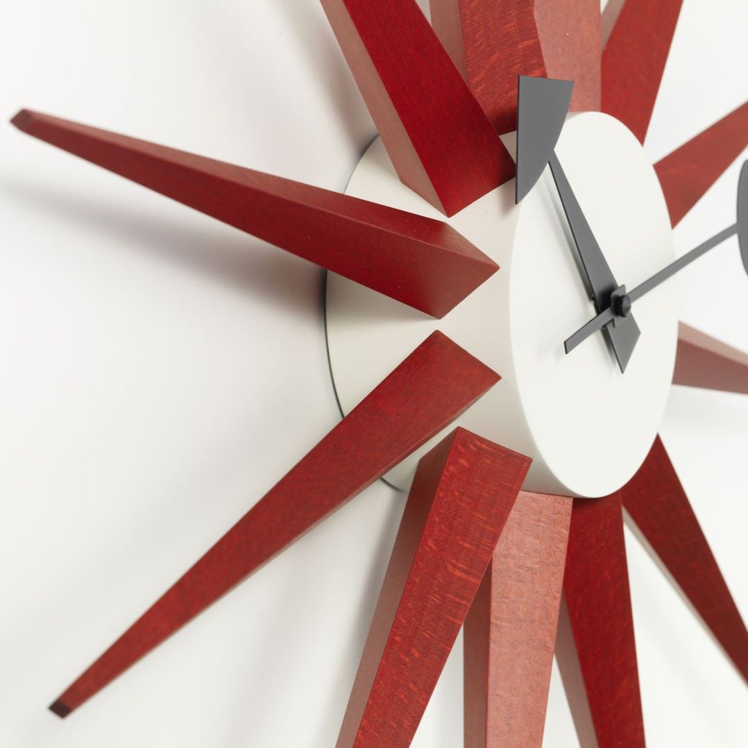 https://bo.alinhadavizinha.com/FileUploads/produtos/acessorios/casa/201_253_02_sunburst-clock_vermelho_2.jpg