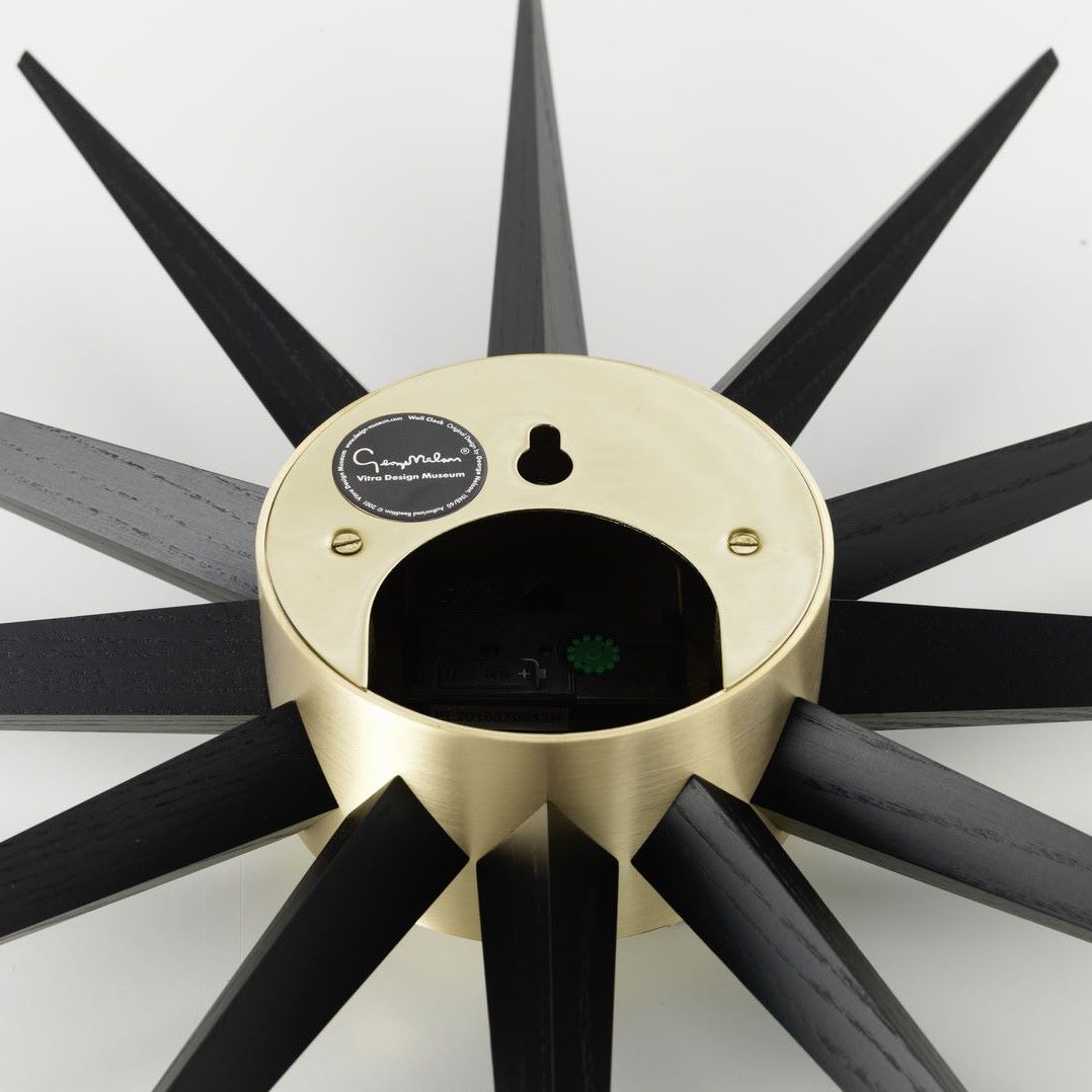 https://bo.alinhadavizinha.com/FileUploads/produtos/acessorios/casa/201_253_05_sunburst-clock_preto_4.jpg