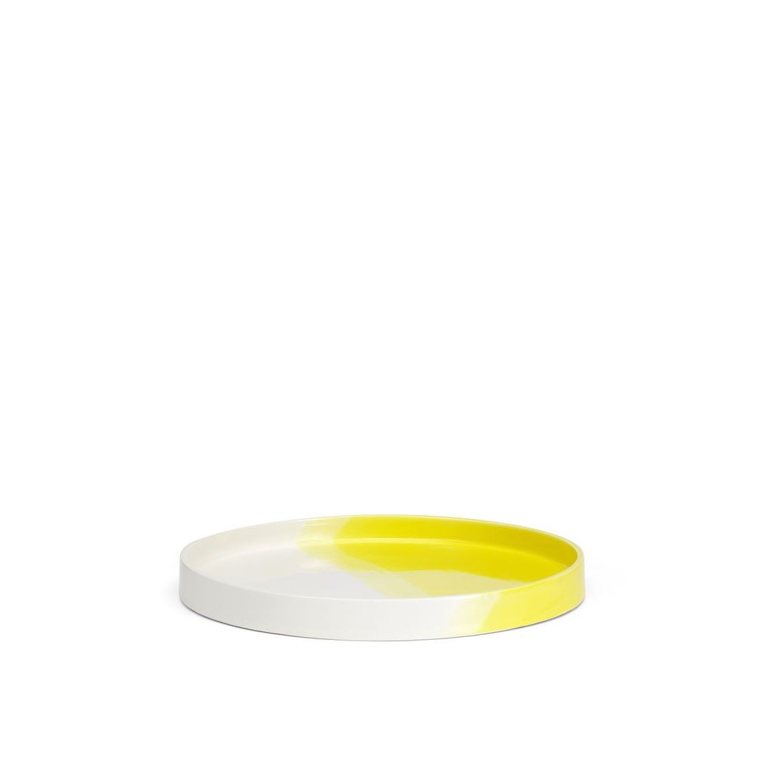 https://bo.alinhadavizinha.com/FileUploads/produtos/acessorios/casa/201_382_02_heeringbone-tray_amarelo_1.jpg