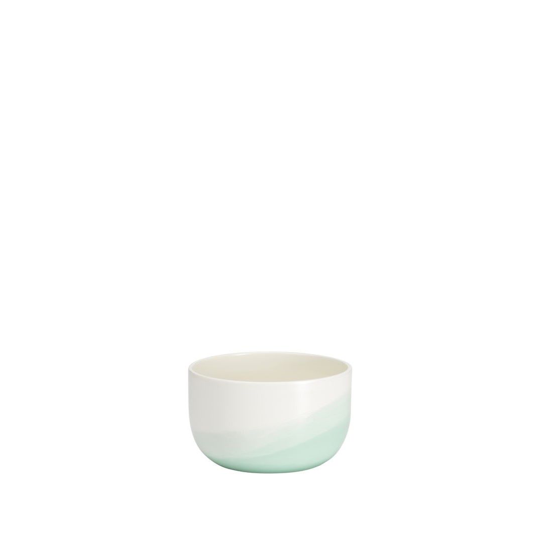https://bo.alinhadavizinha.com/FileUploads/produtos/acessorios/casa/201_382_08_heeringbone-bowl_azul-claro_1.jpg
