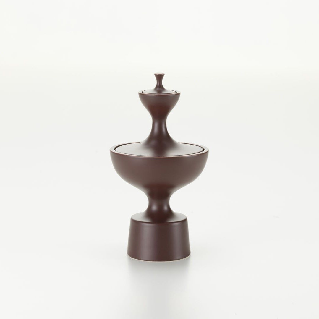https://bo.alinhadavizinha.com/FileUploads/produtos/acessorios/casa/201_387_01_ceramic-container_no-1_castanho_1.jpg