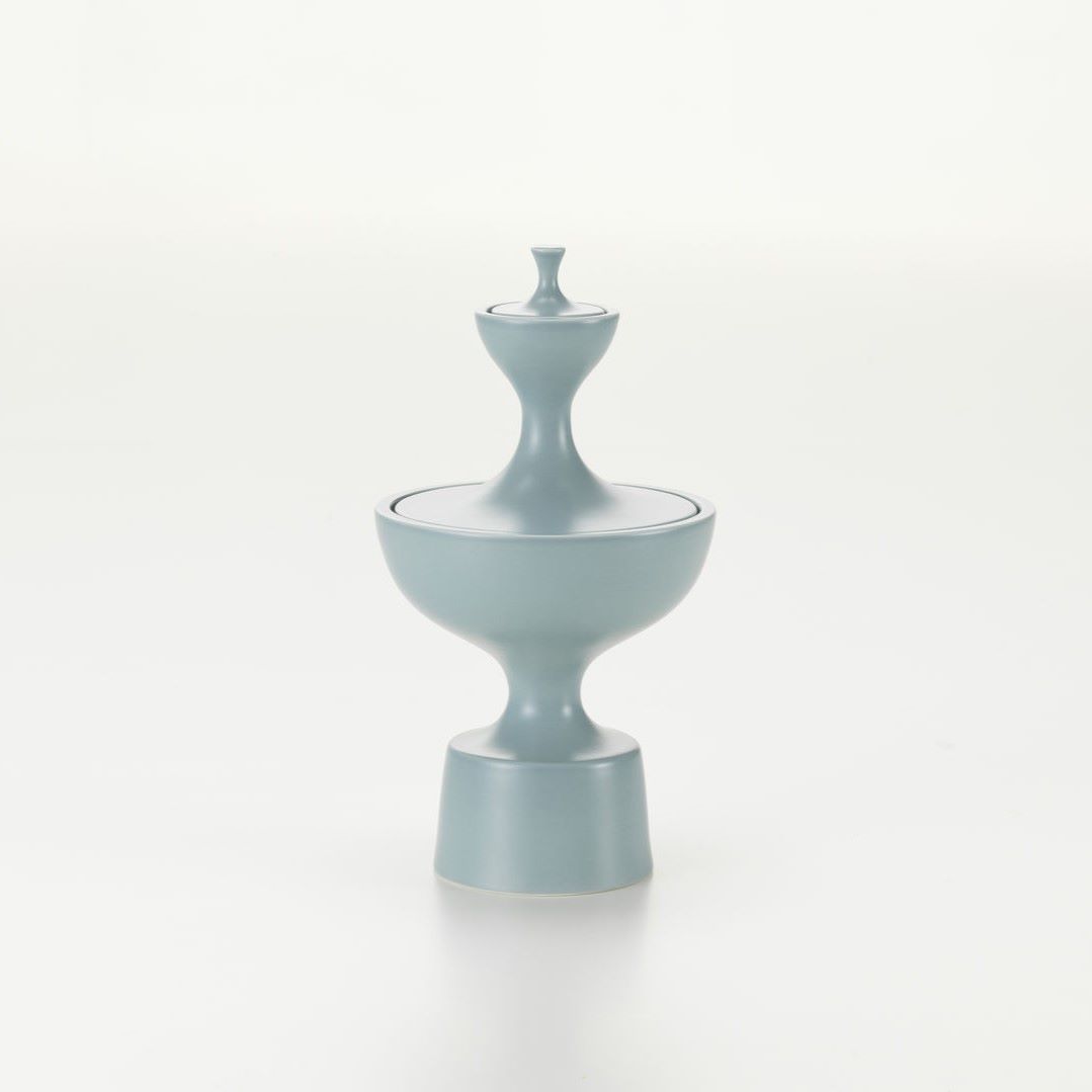 https://bo.alinhadavizinha.com/FileUploads/produtos/acessorios/casa/201_387_02_ceramic-container_no-1_azul-claro_1.jpg