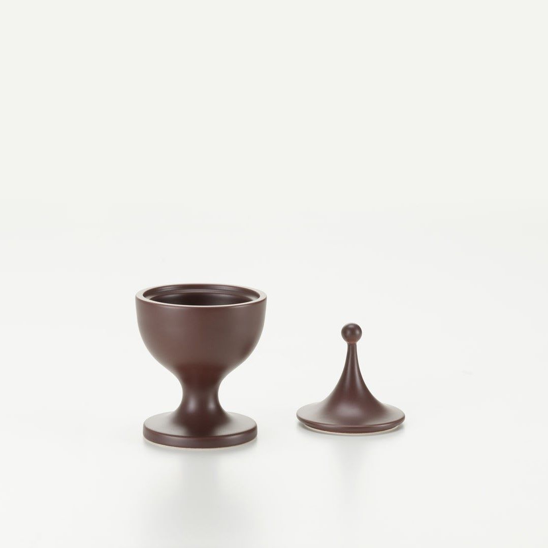 https://bo.alinhadavizinha.com/FileUploads/produtos/acessorios/casa/201_388_01_ceramic-container_no-2_castanho_2.jpg