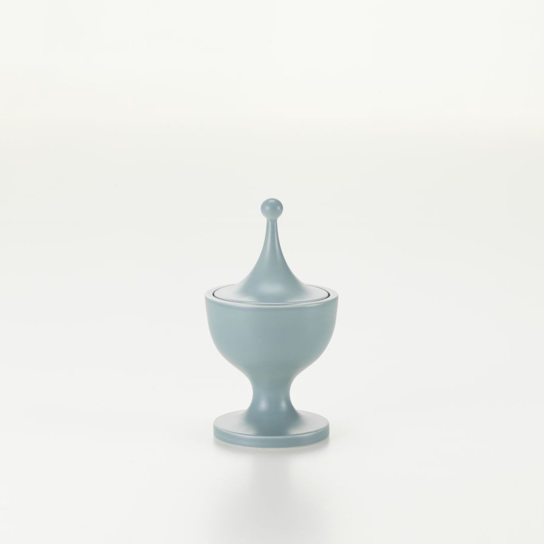 https://bo.alinhadavizinha.com/FileUploads/produtos/acessorios/casa/201_388_02_ceramic-container_no-2_azul-claro_1.jpg