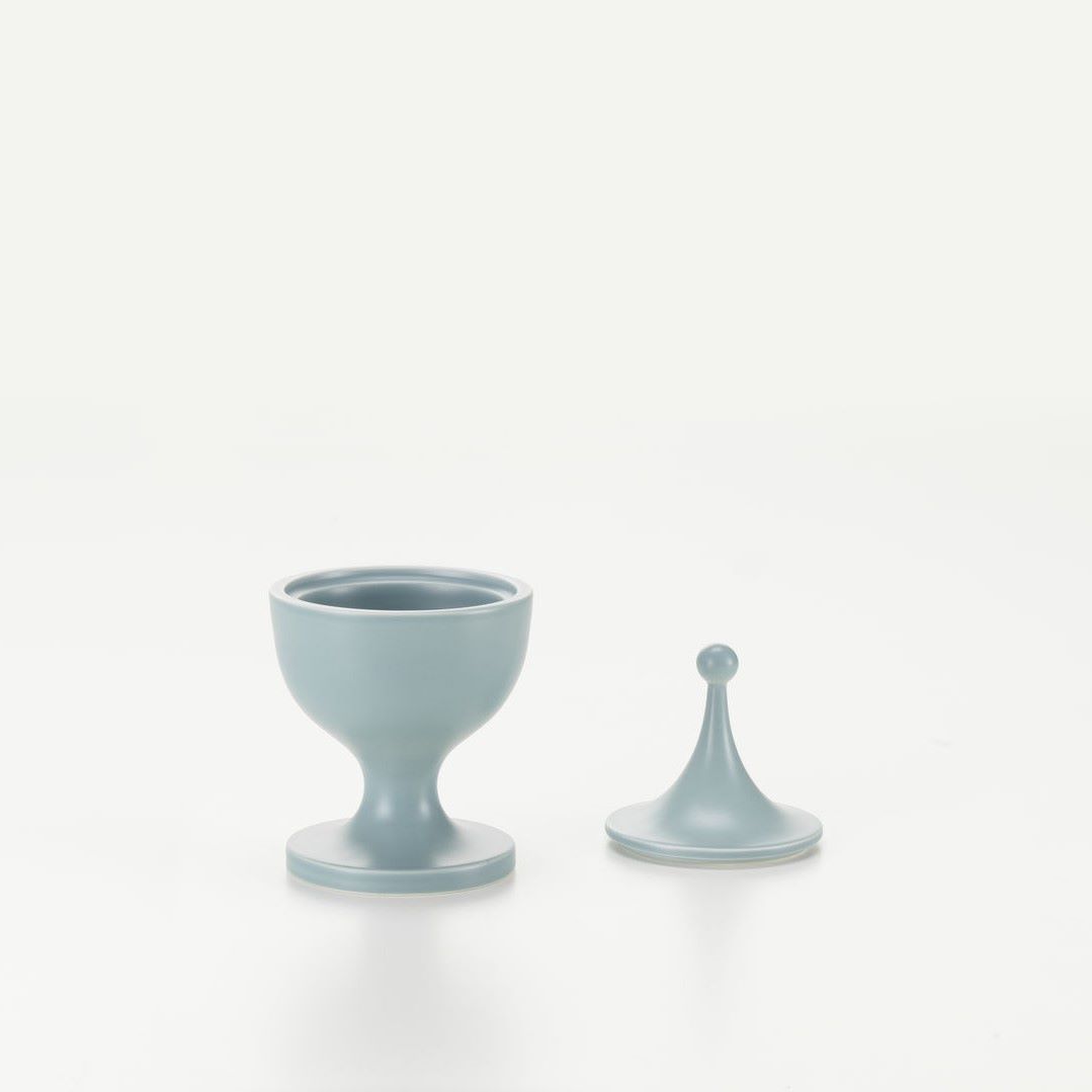 https://bo.alinhadavizinha.com/FileUploads/produtos/acessorios/casa/201_388_02_ceramic-container_no-2_azul-claro_2.jpg