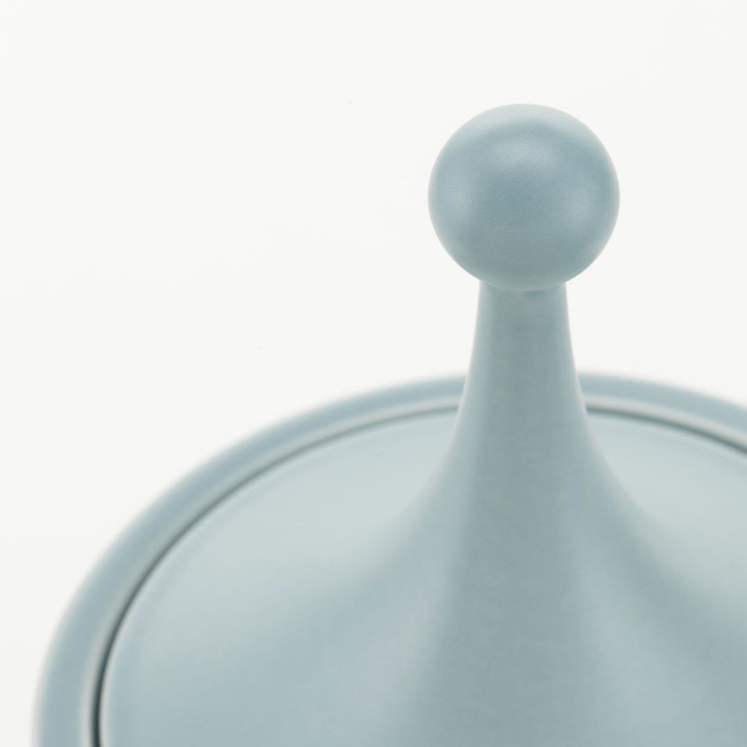 https://bo.alinhadavizinha.com/FileUploads/produtos/acessorios/casa/201_388_02_ceramic-container_no-2_azul-claro_3.jpg