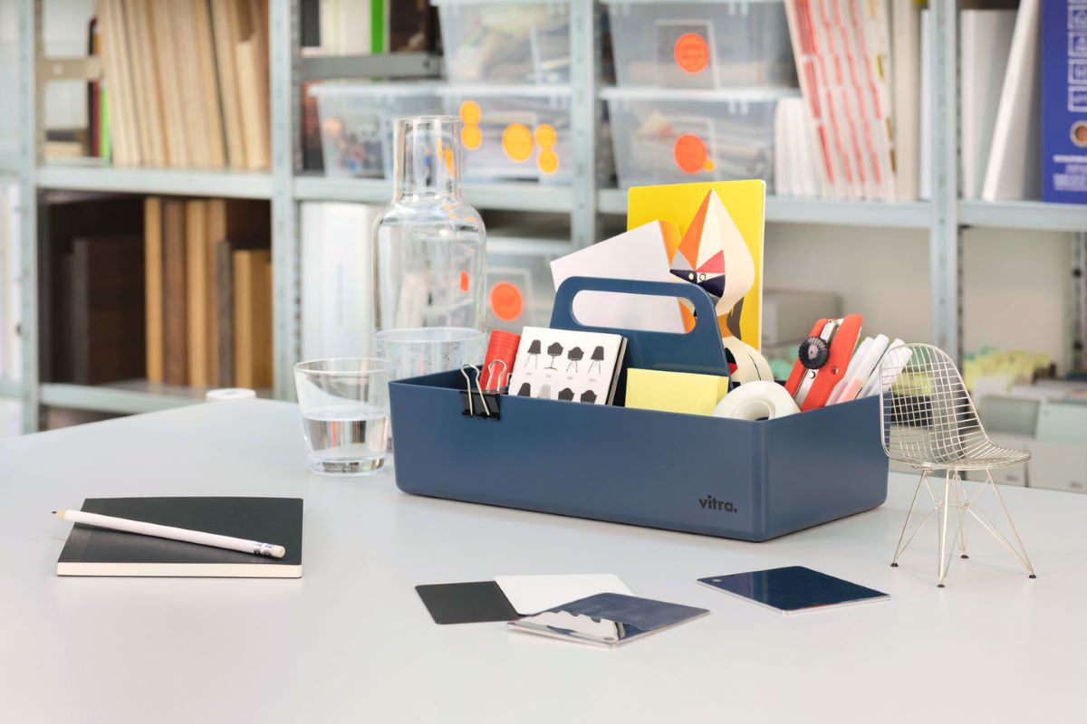https://bo.alinhadavizinha.com/FileUploads/produtos/acessorios/casa/201_391_20_toolbox-re_azul-escuro_3.jpg