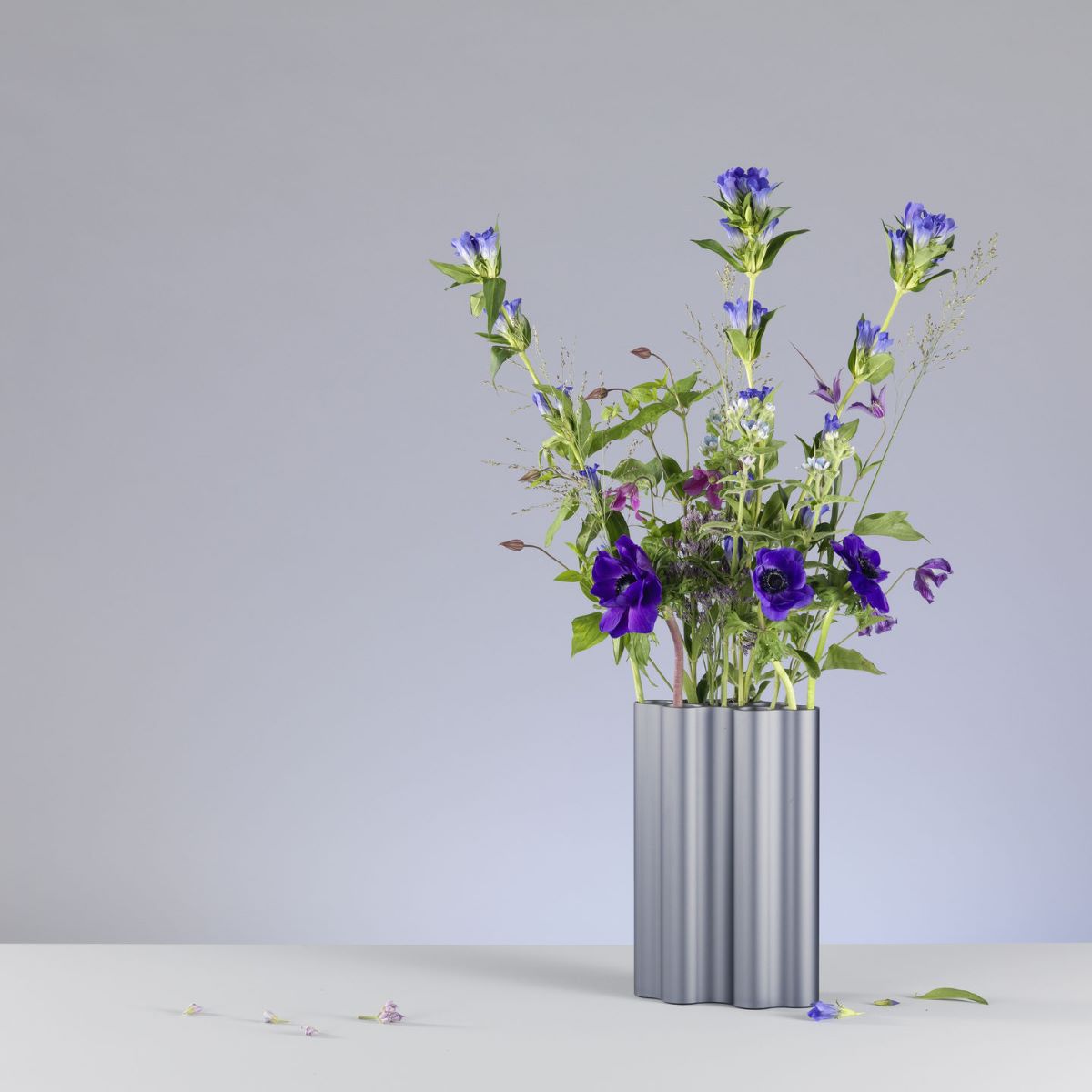 https://bo.alinhadavizinha.com/FileUploads/produtos/acessorios/casa/201_642_04_nuage_l_cinza-azul_3.jpg