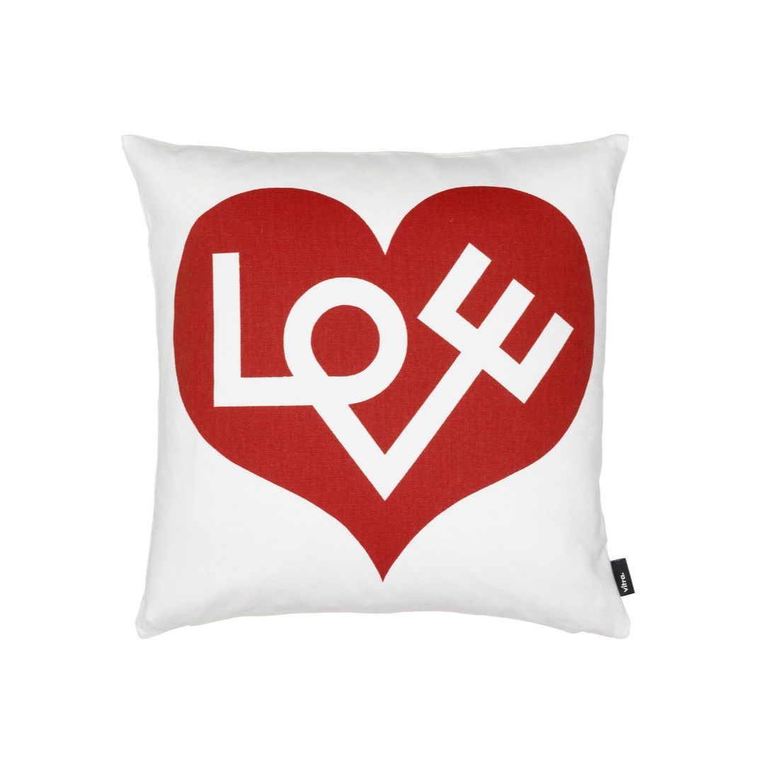 https://bo.alinhadavizinha.com/FileUploads/produtos/acessorios/casa/201_657_03_graphic-print-pillows_love-heart_1.jpg