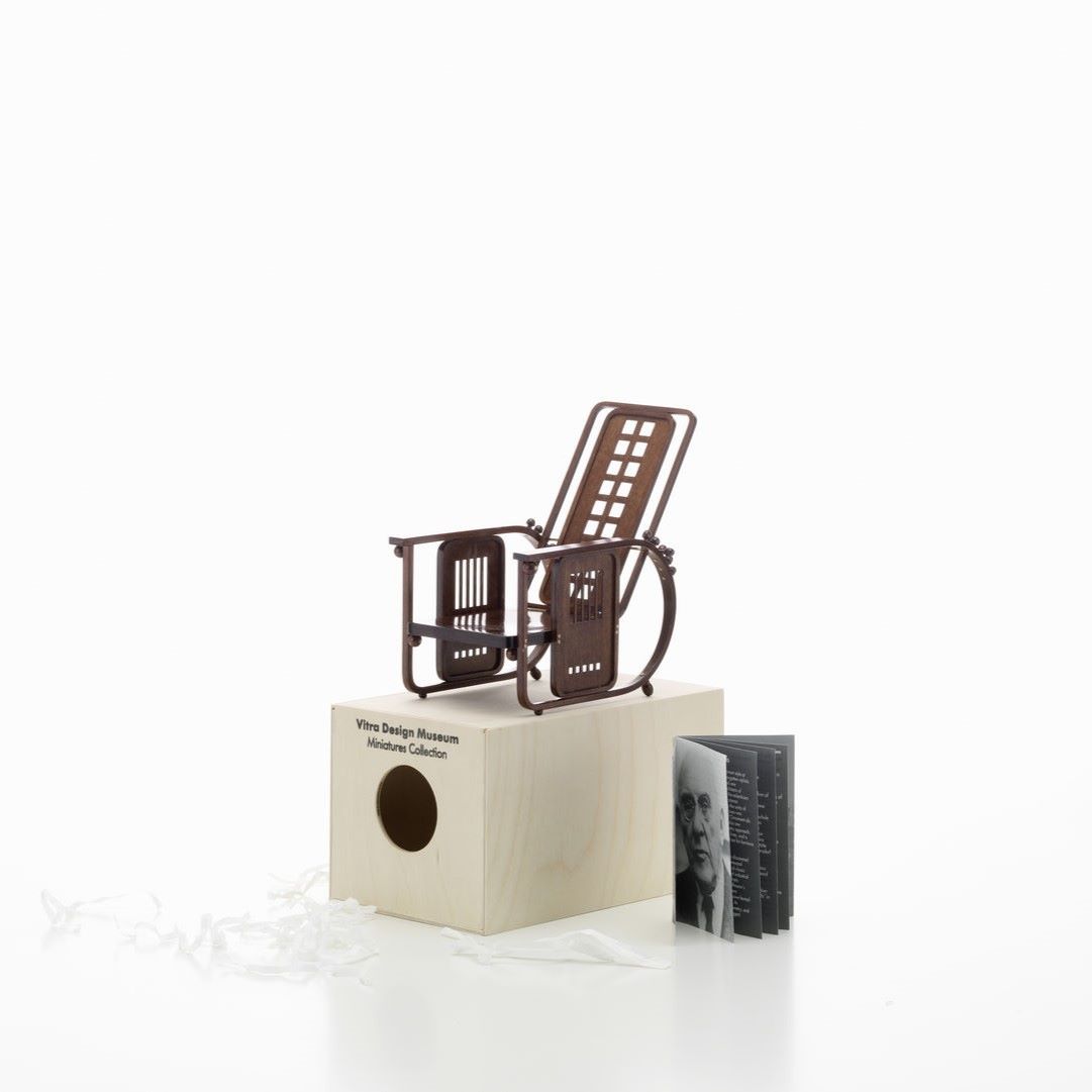 https://bo.alinhadavizinha.com/FileUploads/produtos/acessorios/casa/202_011_01_miniatures-collection_sitzmaschine_3.jpg