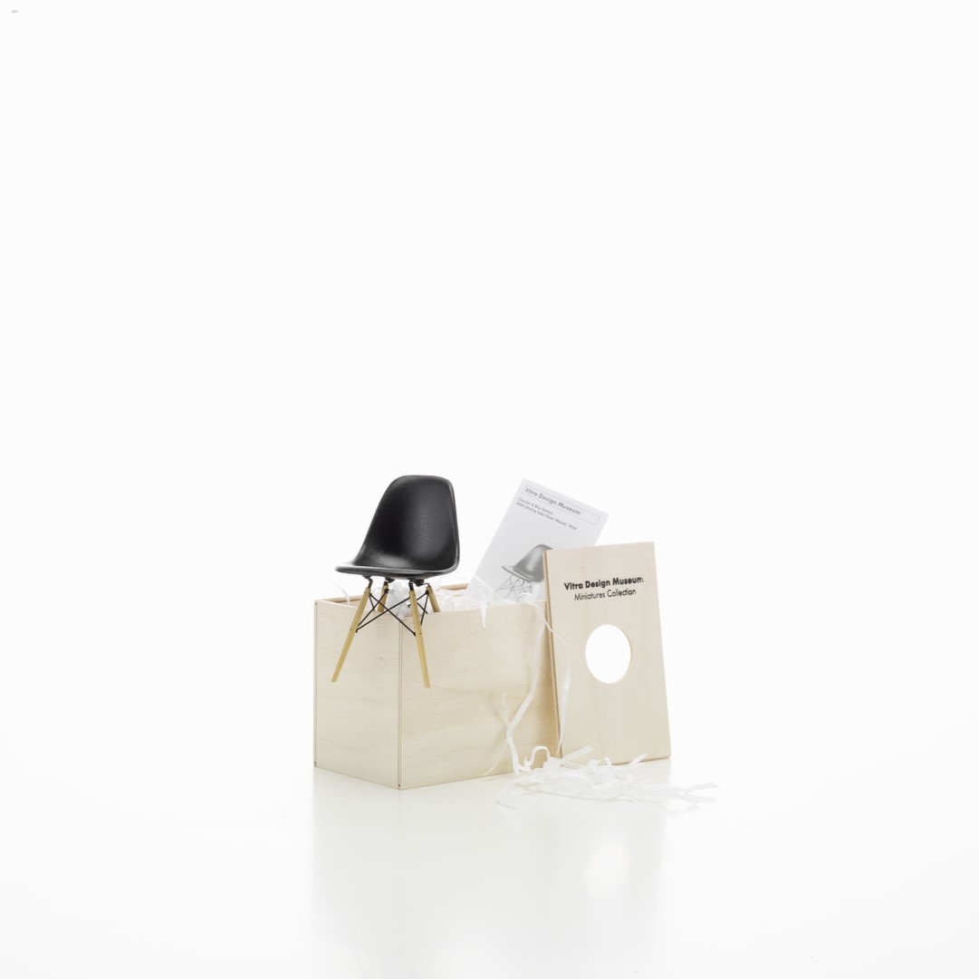 https://bo.alinhadavizinha.com/FileUploads/produtos/acessorios/casa/202_110_05_miniatures-collection_dsw_3.jpg