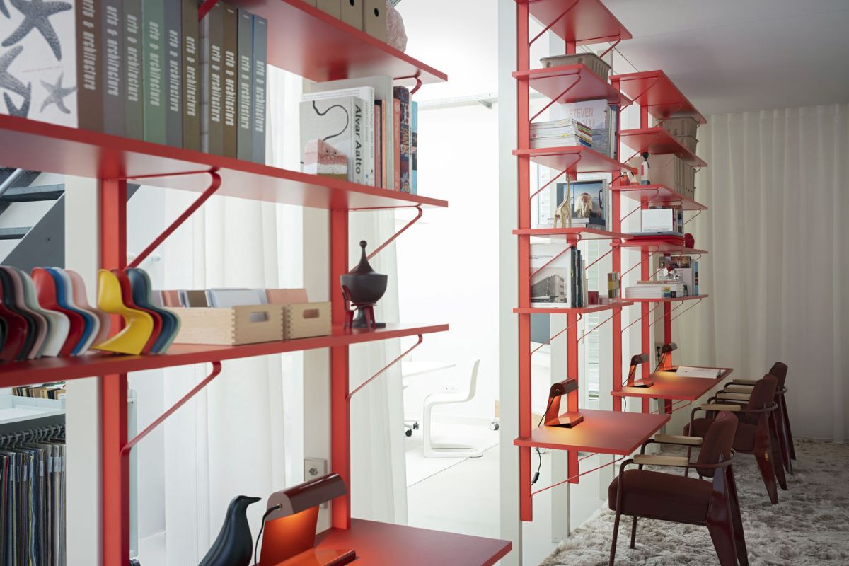 https://bo.alinhadavizinha.com/FileUploads/produtos/acessorios/casa/202_131_01_miniatures-collection_panton-chairs-juego-de-5_4.jpg