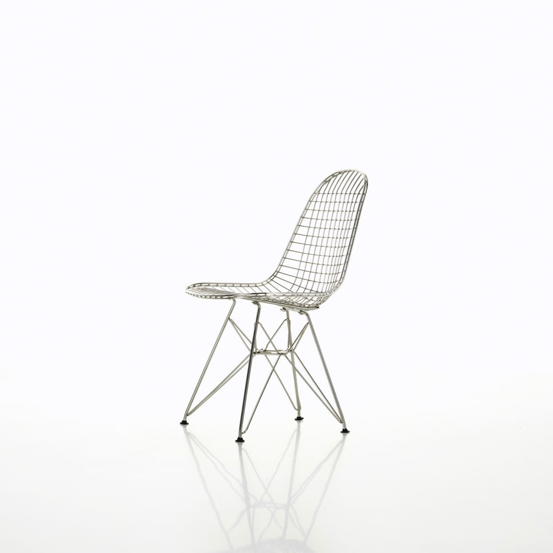 https://bo.alinhadavizinha.com/FileUploads/produtos/acessorios/casa/202_191_01_miniatures-collection_dkr-wire-chair_1.jpg