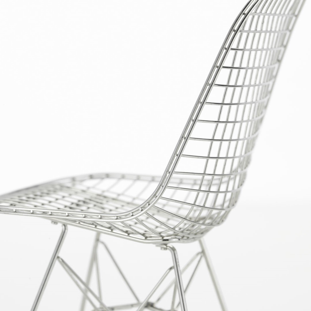 https://bo.alinhadavizinha.com/FileUploads/produtos/acessorios/casa/202_191_01_miniatures-collection_dkr-wire-chair_2.jpg