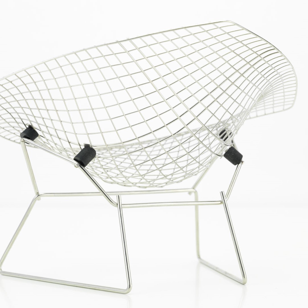 https://bo.alinhadavizinha.com/FileUploads/produtos/acessorios/casa/202_251_01_miniatures-collection_diamond-chair_2.jpg