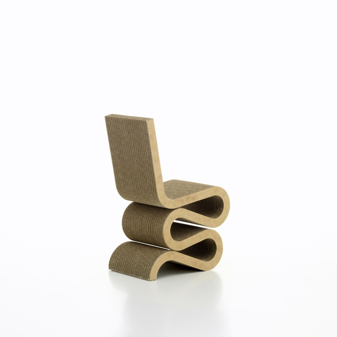 https://bo.alinhadavizinha.com/FileUploads/produtos/acessorios/casa/202_301_01_miniatures-collection_wiggle-side-chair_1.jpg