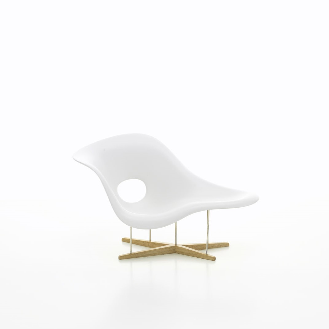 https://bo.alinhadavizinha.com/FileUploads/produtos/acessorios/casa/202_401_01_miniatures-collection_la-chaise_1.jpg