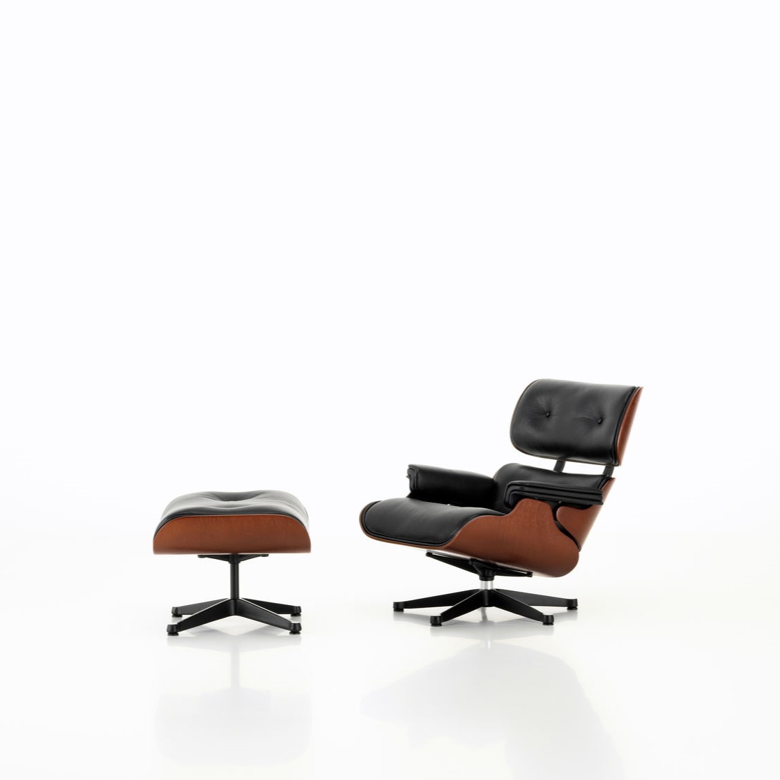 https://bo.alinhadavizinha.com/FileUploads/produtos/acessorios/casa/202_411_01_miniatures-collection_lounge-chair-ottoman_1.jpg