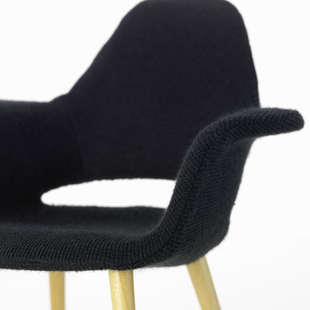 https://bo.alinhadavizinha.com/FileUploads/produtos/acessorios/casa/202_461_01_miniatures-collection_organic-armchair_2.jpg