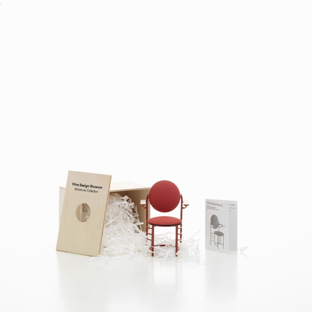 https://bo.alinhadavizinha.com/FileUploads/produtos/acessorios/casa/202_502_01_miniatures-collection_johnson-wax-chair_3.jpg