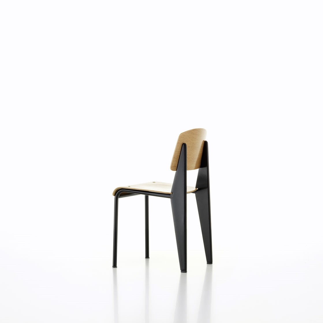 https://bo.alinhadavizinha.com/FileUploads/produtos/acessorios/casa/202_527_01_miniatures-collection_standard-chair_1.jpg