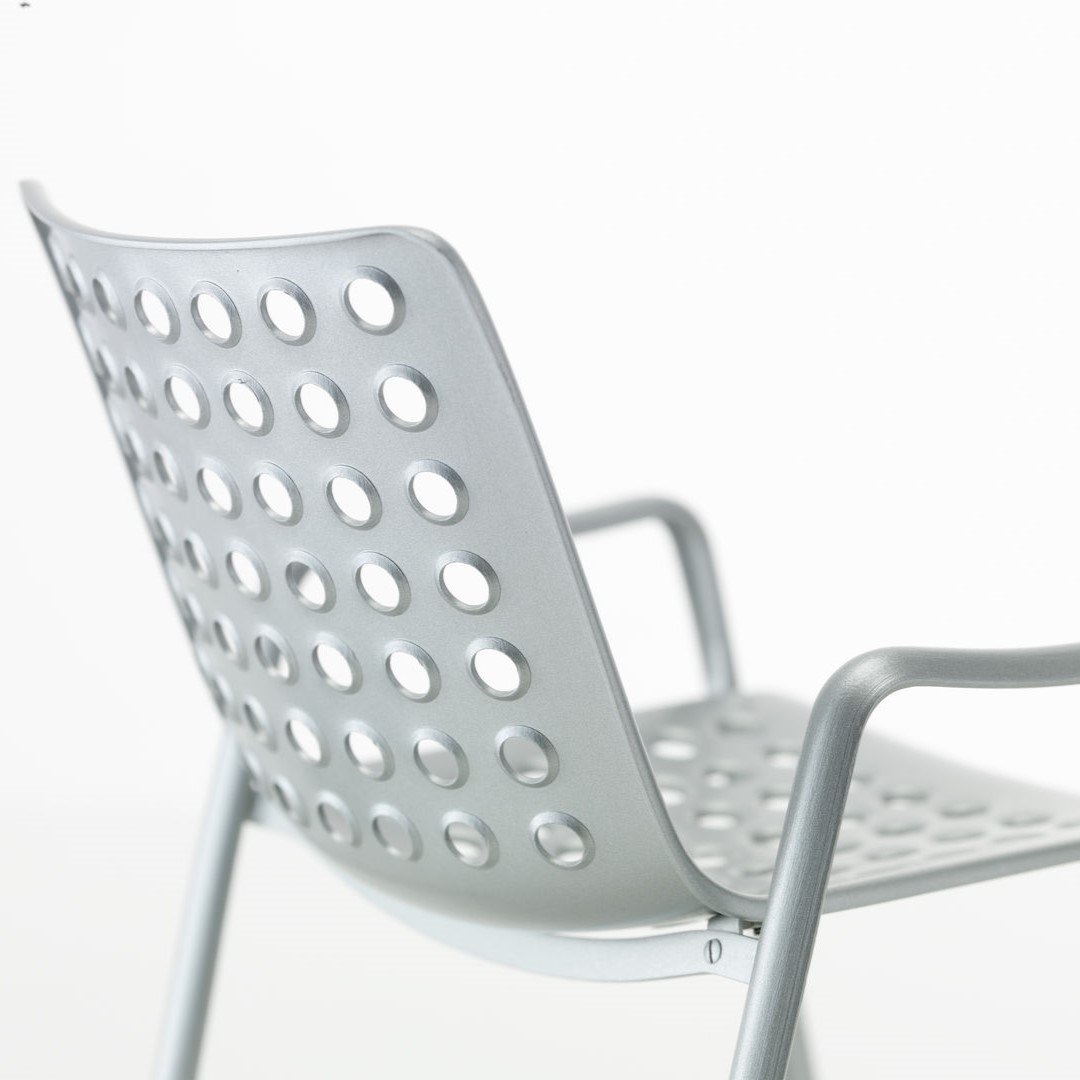 https://bo.alinhadavizinha.com/FileUploads/produtos/acessorios/casa/202_567_01_miniatures-collection_silla-landi_2.jpg