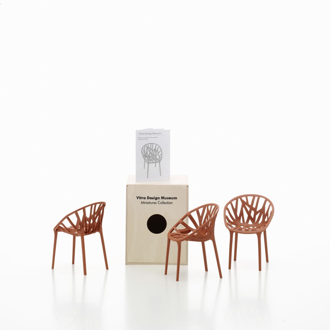 https://bo.alinhadavizinha.com/FileUploads/produtos/acessorios/casa/202_572_98_miniatures-collection_vegetal-juego-de-3_vermelho_3.jpg