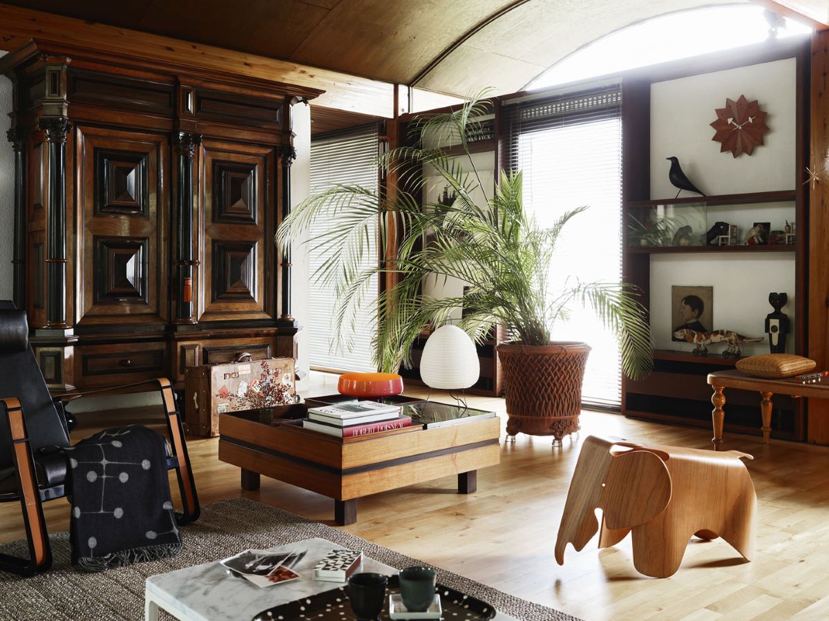 https://bo.alinhadavizinha.com/FileUploads/produtos/acessorios/casa/210_225_03_eames-elephant-plywood_large_cerejeira_4.jpg