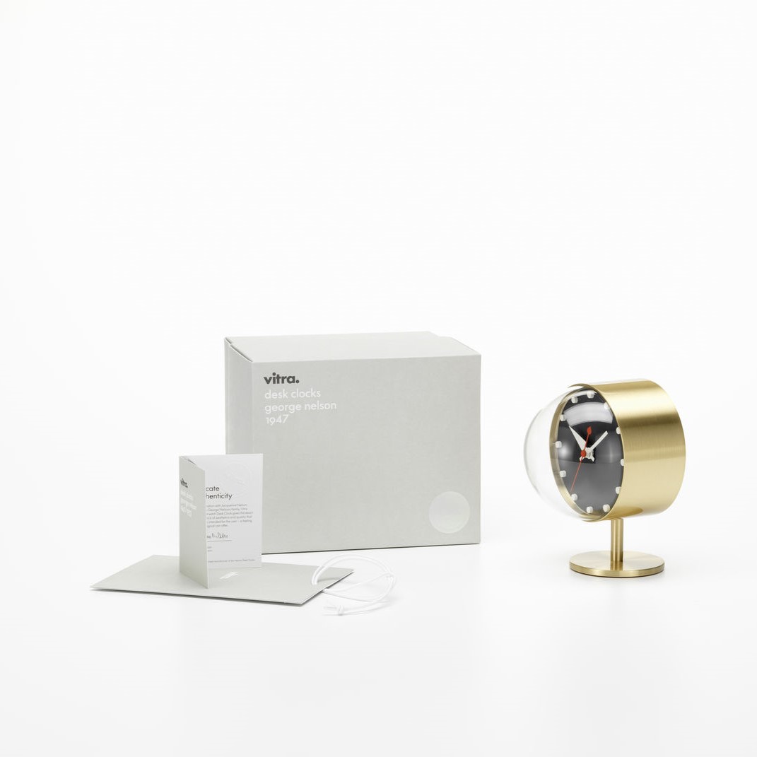 https://bo.alinhadavizinha.com/FileUploads/produtos/acessorios/casa/215_021_01_desk-clocks_night-clock_latao_3.jpg