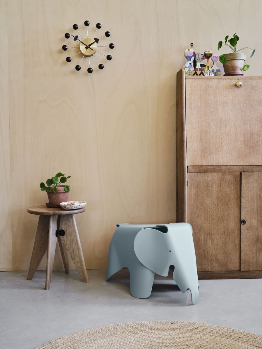 https://bo.alinhadavizinha.com/FileUploads/produtos/acessorios/casa/215_029_02_eames-elephant_large_azul-claro_2.jpg