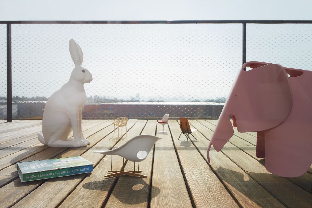 https://bo.alinhadavizinha.com/FileUploads/produtos/acessorios/casa/215_029_10_eames-elephant_large_rosa-claro_2.jpg