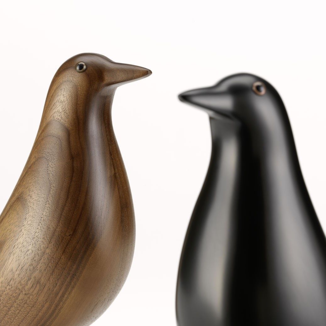 https://bo.alinhadavizinha.com/FileUploads/produtos/acessorios/casa/215_031_02_eames-house-bird_nogueira-envernizada_2.jpg