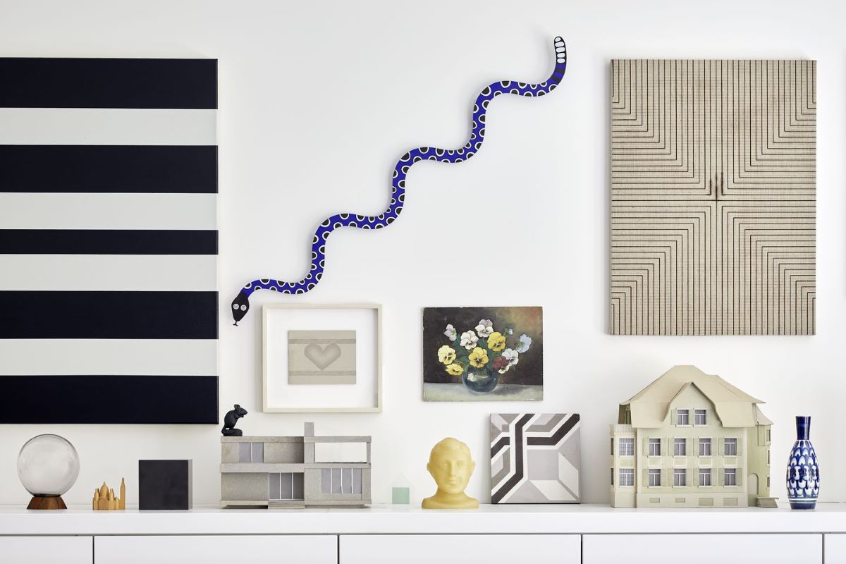 https://bo.alinhadavizinha.com/FileUploads/produtos/acessorios/casa/215_097_08_metal-wall-relief_magic-snake_3.jpg