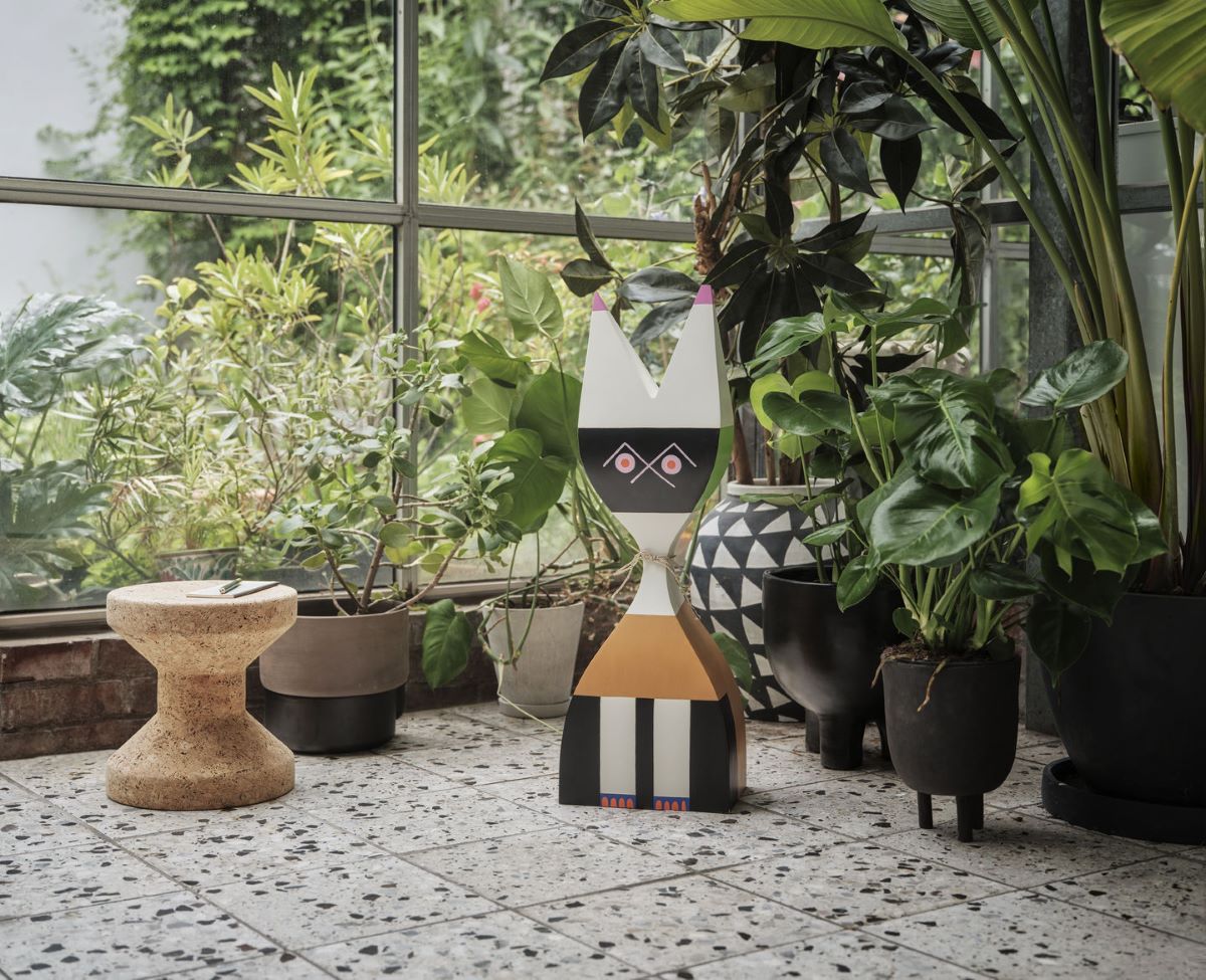 https://bo.alinhadavizinha.com/FileUploads/produtos/acessorios/casa/215_129_01_wooden-doll-edicao-limitada_no9_super-large_6.jpg