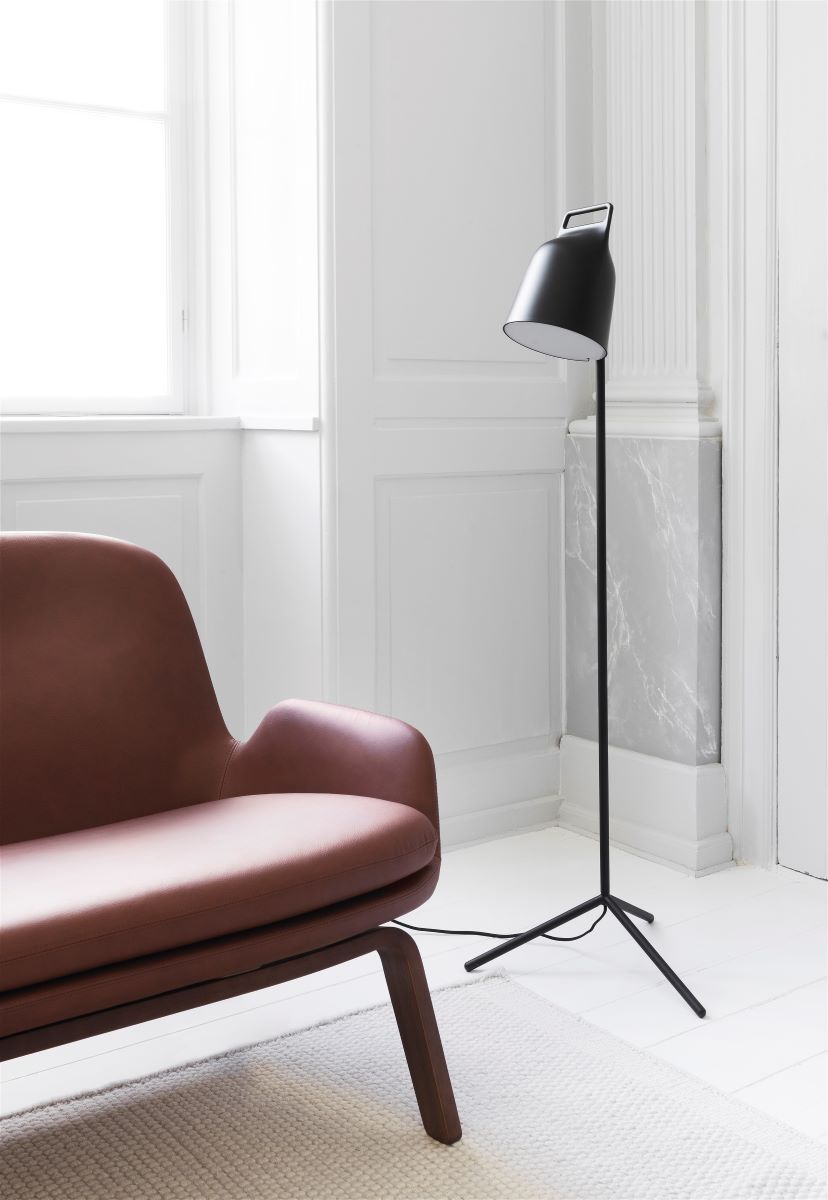 https://bo.alinhadavizinha.com/FileUploads/produtos/acessorios/casa/505076_stage-floor-lamp_preto_7.jpg