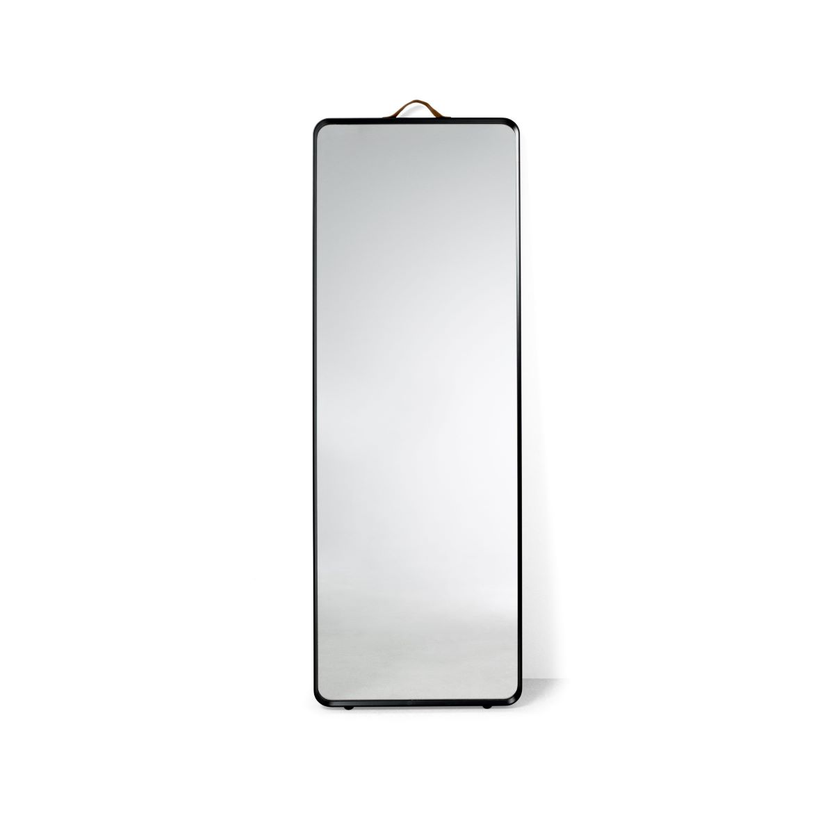 https://bo.alinhadavizinha.com/FileUploads/produtos/acessorios/casa/7800589_norm-floor-mirror_preto_1.jpg