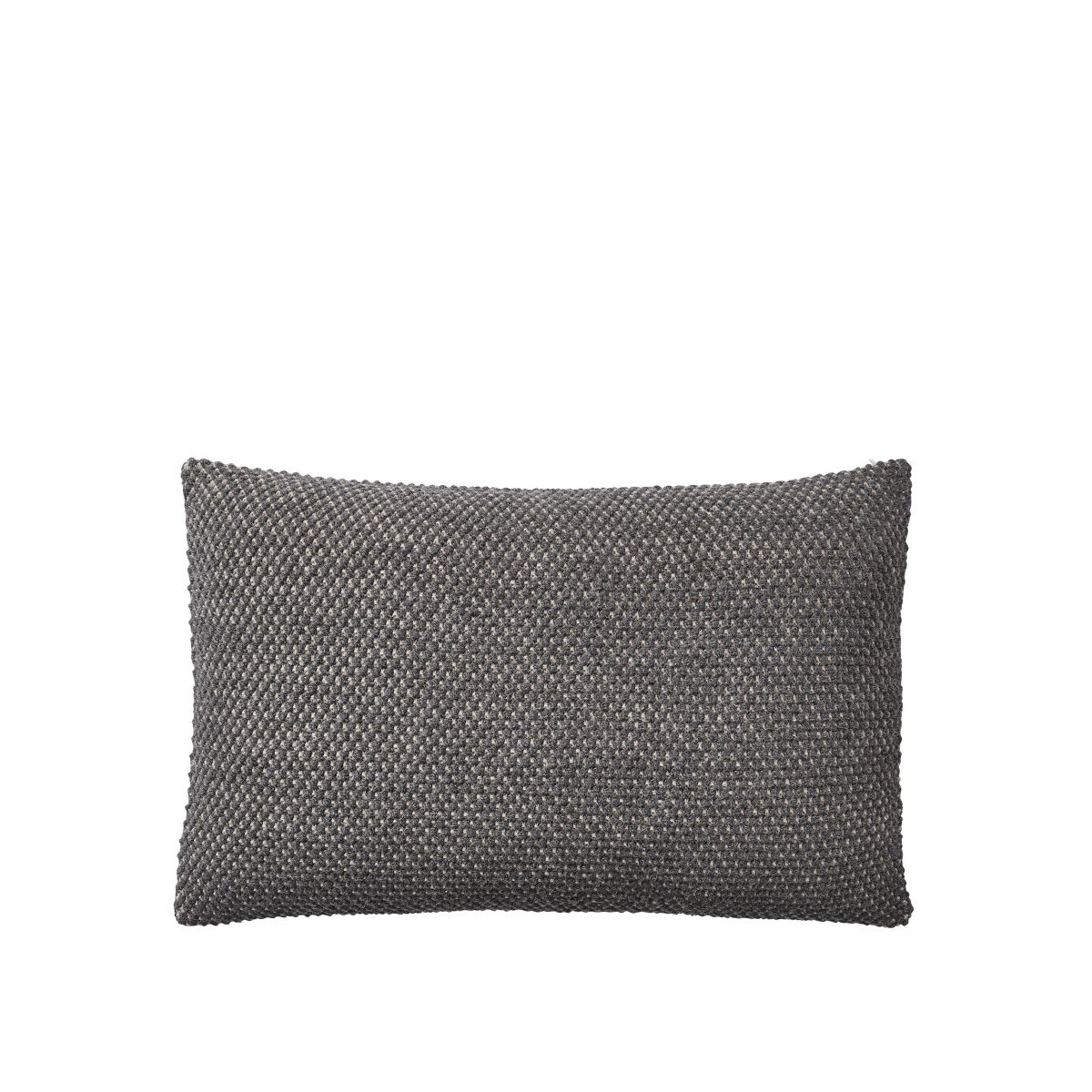 https://bo.alinhadavizinha.com/FileUploads/produtos/acessorios/casa/80225_twine-cushion_50-x-80cm_cinza-e-escuro_1_kydqlle4.jpg