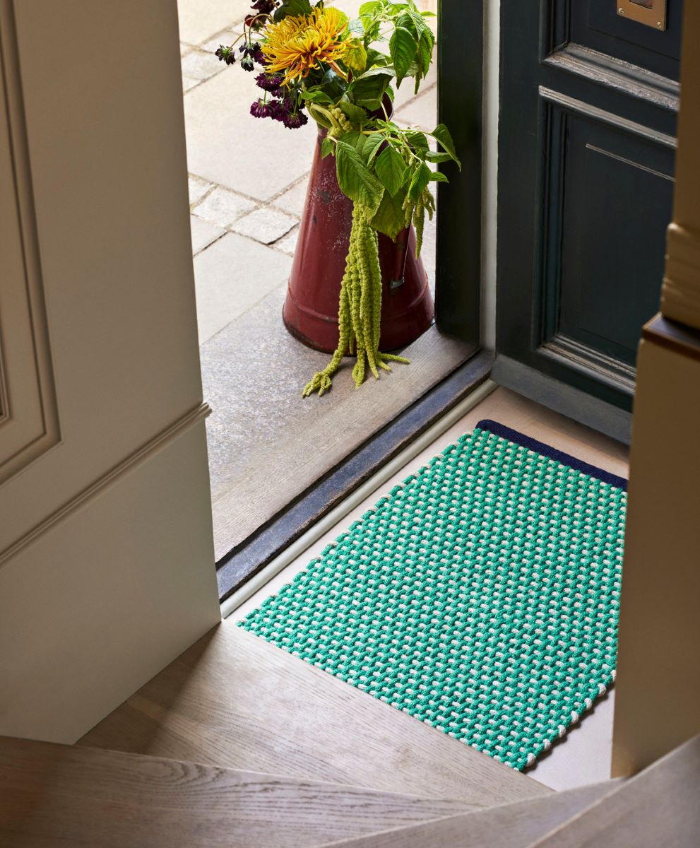 https://bo.alinhadavizinha.com/FileUploads/produtos/acessorios/casa/ab366_d804_door-mat_verde-claro_02.jpg