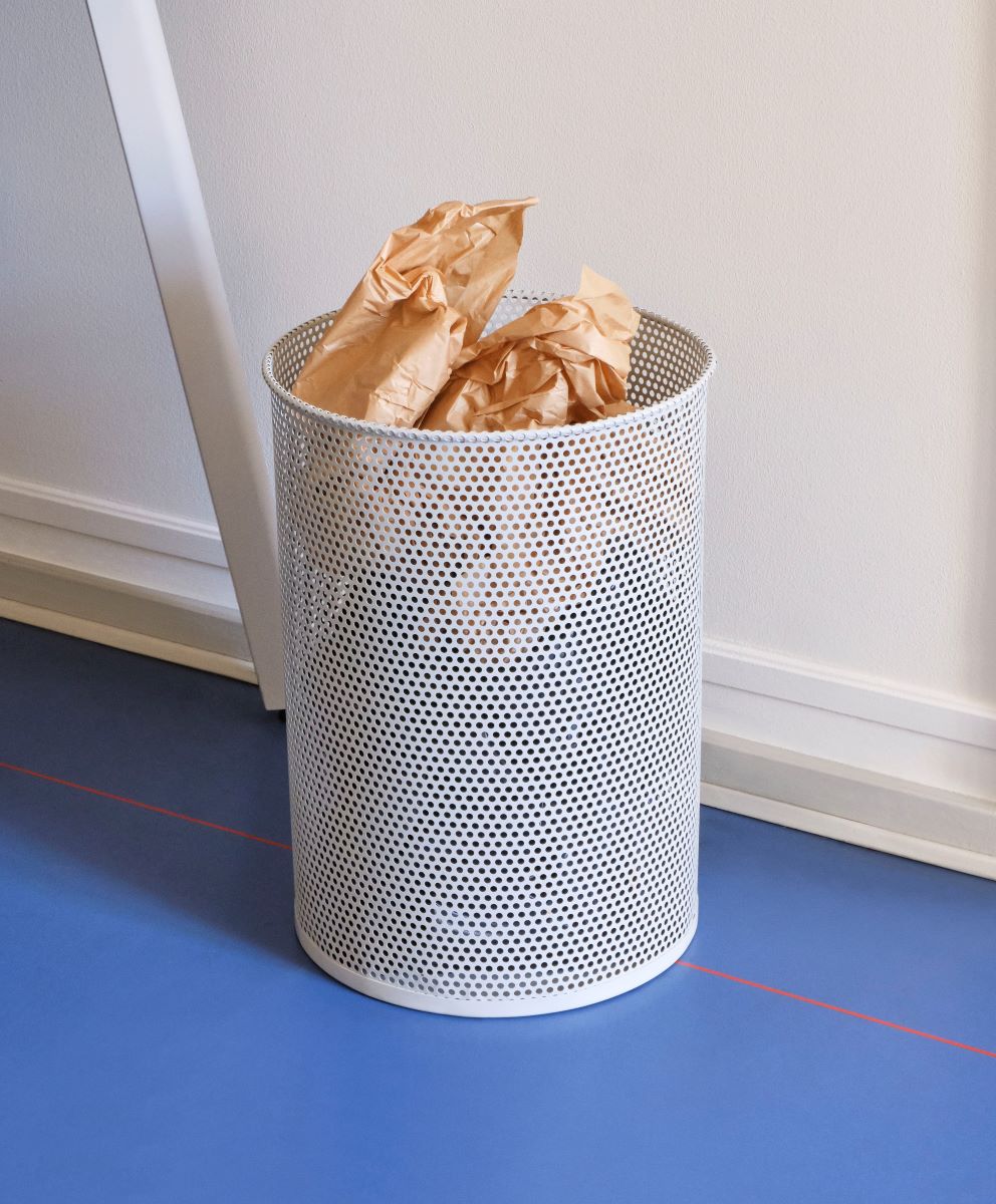 https://bo.alinhadavizinha.com/FileUploads/produtos/acessorios/casa/ab463_a603_ab85_perforated-bin-l_cinza_02.jpg