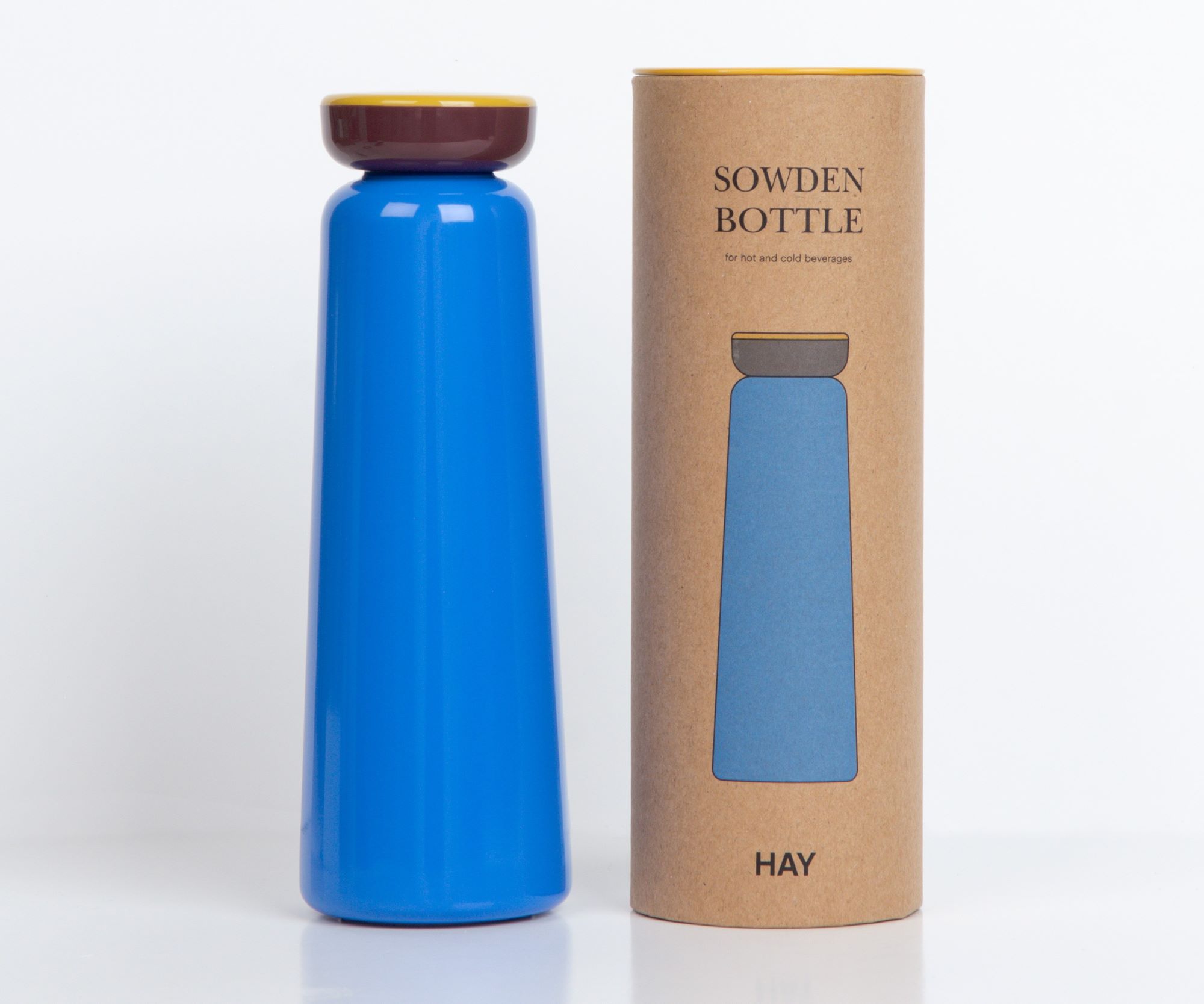 https://bo.alinhadavizinha.com/FileUploads/produtos/acessorios/cozinha/aa256_b052_ab96_sowden-bottle_azul_02.jpg