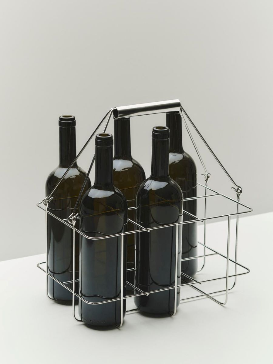 https://bo.alinhadavizinha.com/FileUploads/produtos/acessorios/cozinha/ae955_a602_ag66_outdoor-market-bottle-carrier_02.jpg