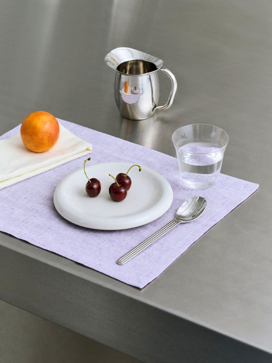 https://bo.alinhadavizinha.com/FileUploads/produtos/acessorios/cozinha/ae984_a908_at83_tavolo-napkin_placemat-set-of-4_lilas_03.jpg