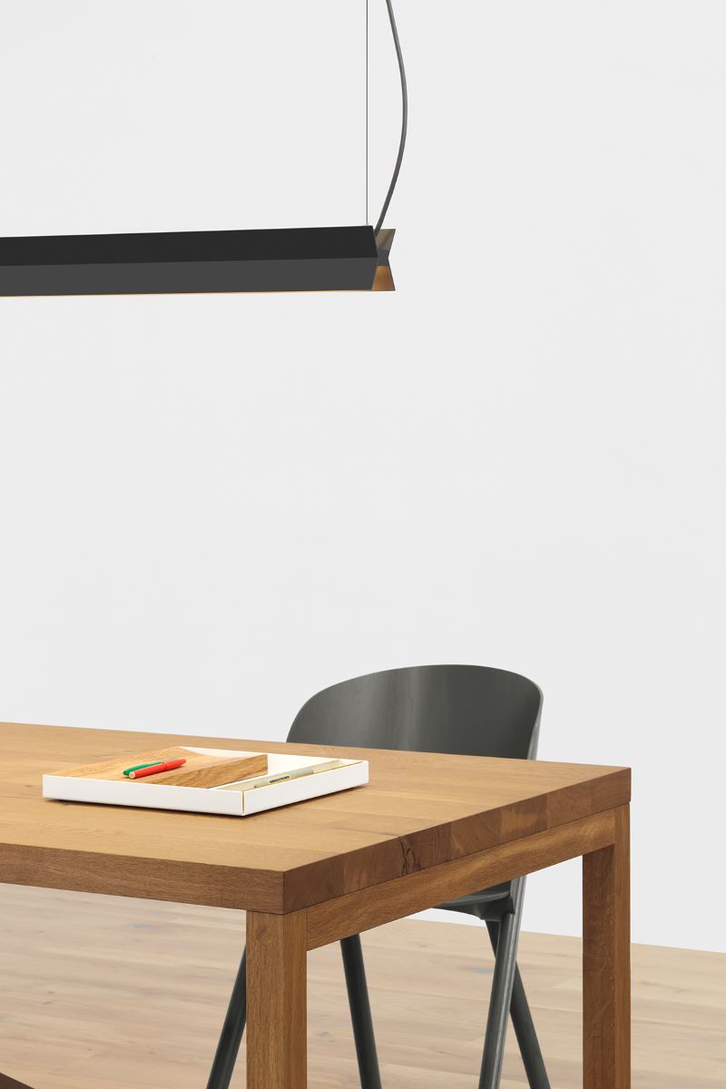 https://bo.alinhadavizinha.com/FileUploads/produtos/acessorios/escritorio/ac1230150102_ac12-pen-tray_m_carvalho_1.jpg