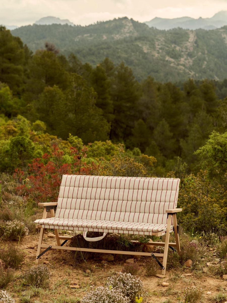https://bo.alinhadavizinha.com/FileUploads/produtos/acessorios/exterior/ae975_e863_outdoor-market-folding-sofa_bege_06.jpg