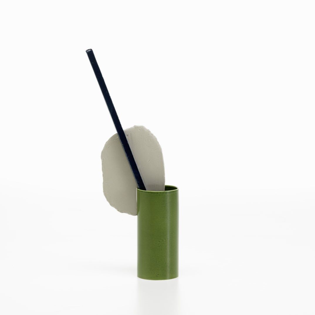 https://bo.alinhadavizinha.com/FileUploads/produtos/acessorios/vasos/201_384_03_vases-decoupage_barre_1.jpg