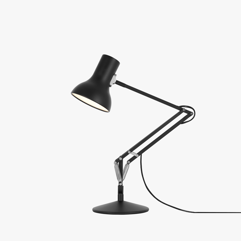 https://bo.alinhadavizinha.com/FileUploads/produtos/iluminacao/candeeiros-de-mesa/32619_type-75-mini-desk-lamp_preto_1.jpg